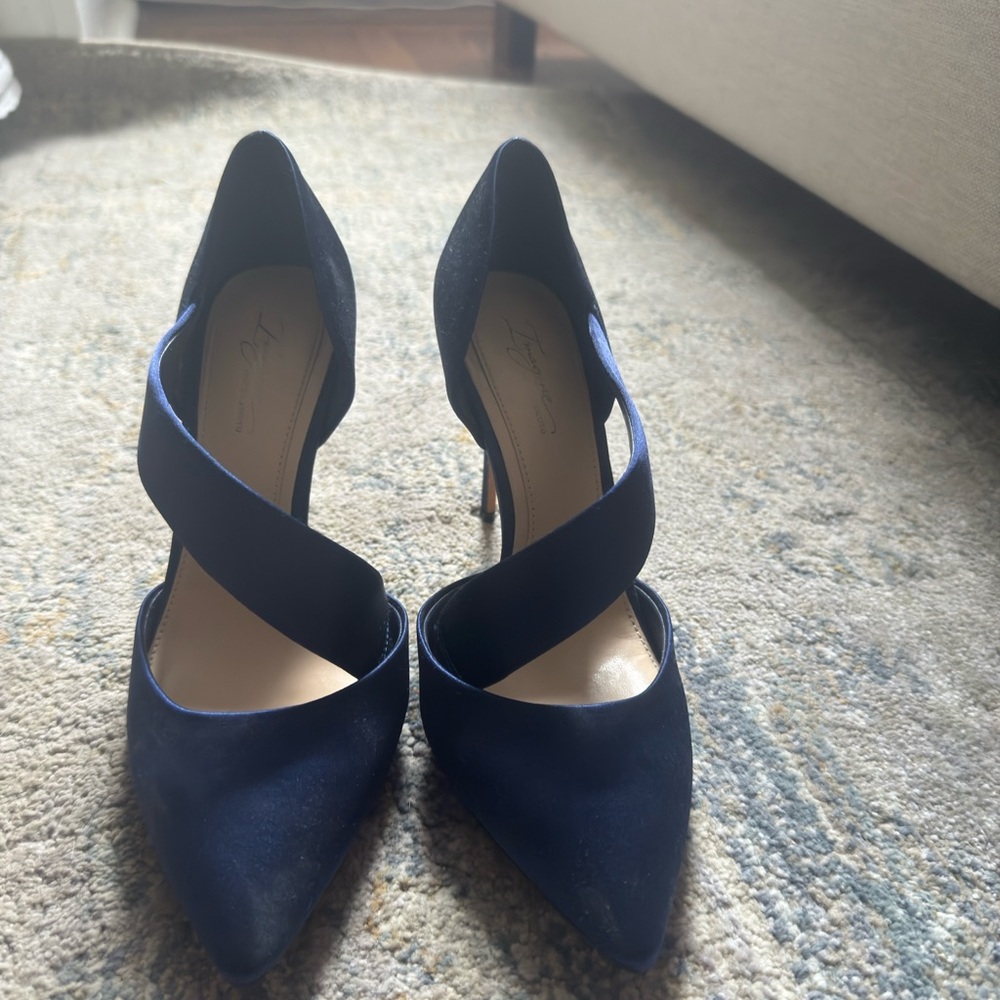 Brand new never worn Vince Camuto heels